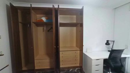 Carrer de Fontanars dels Alforins, Valencia, Valencian Community 46007 - Photo 3