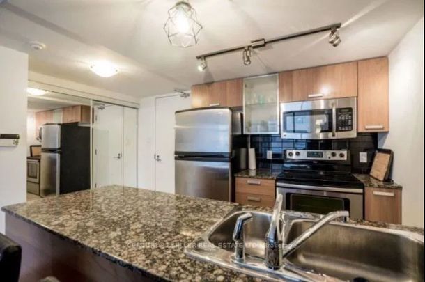 For Lease - 37 Grosvenor Street Unit# 2106, Toronto, Ontario - Photo 1
