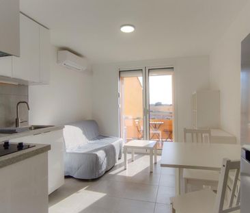 LA LONDE LES MAURES STUDIO LOCATION MEUBLEE A L'ANNEE - Photo 3