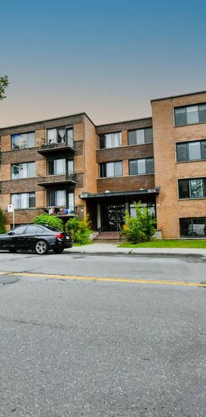 3010 Avenue Van Horne - Photo 1