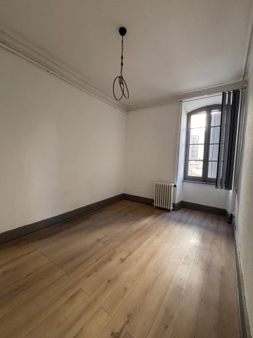 Location Appartement 5 pièces 108m² ALES 30100 - Photo 3