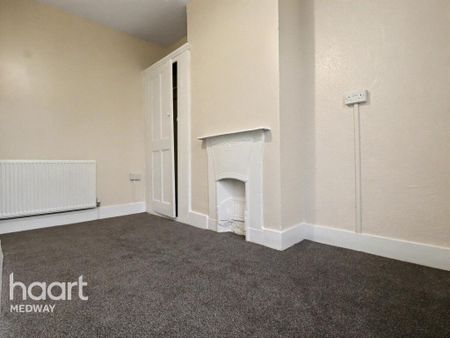 4 bedroom terraced house to rent - Photo 4