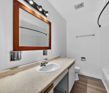 For Lease - 125 Daphne Crescent, Barrie, Ontario - Photo 1