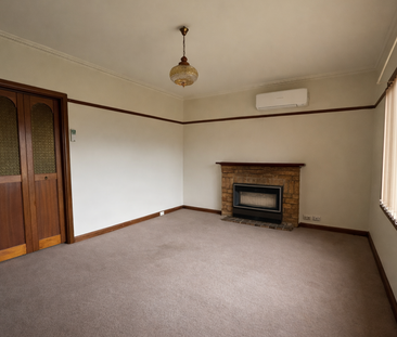 A Perfect Family Haven in a Sought-After Location - Photo 1