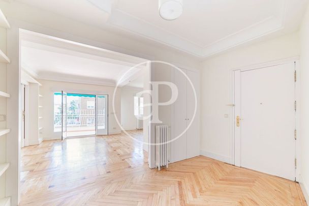 Luxury Apartment for rent in Madrid, Spain - Photo 1