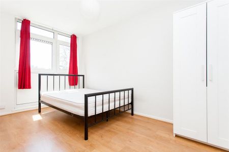 3 bedroom flat to rent - Photo 2