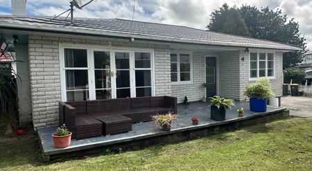 Spacious 3-Bedroom Family Home – Fully Fenced... - Photo 3