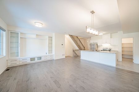 For Lease - 77 Ness Drive, Richmond Hill, Ontario - Photo 3