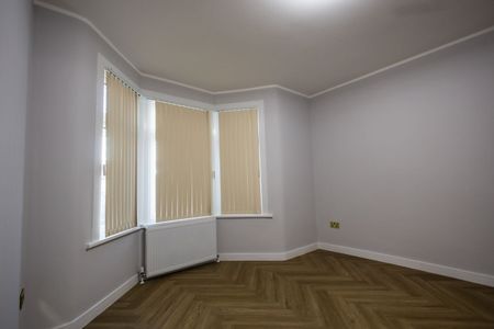 5 Bed Terraced House, Henley Road, IG1 - Photo 3