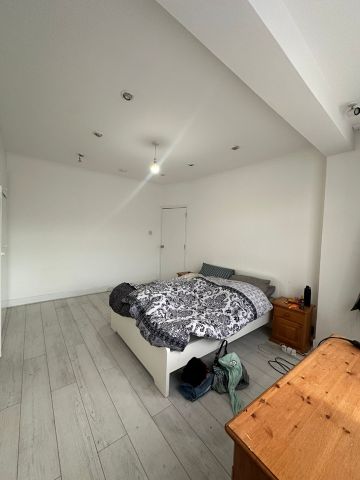 Room in a Shared House, Castleview Gardens, IG1 - Photo 2