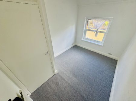 Jubilee Crescent, Wellingborough - Photo 2