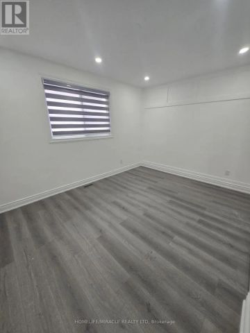 3 SYLVIA STREET - Photo 4