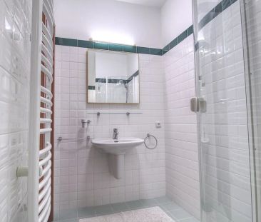Pronájem podkrovního apartmánu 1+kk o rozloze 98 m - Photo 6