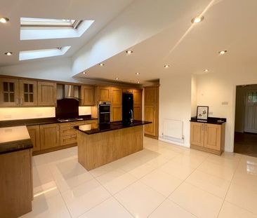 High View Road, Guildford - 4 bedrooms Property for lettings - Seym... - Photo 5