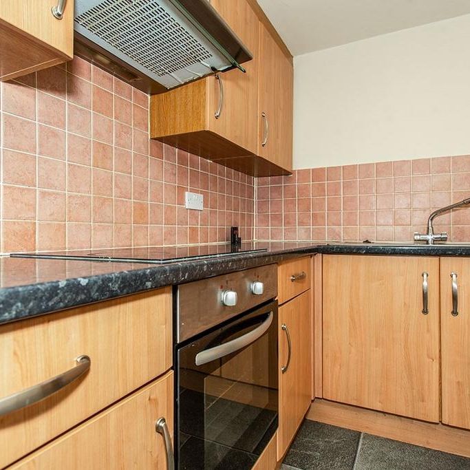 2 bedroom maisonette to rent - Photo 1