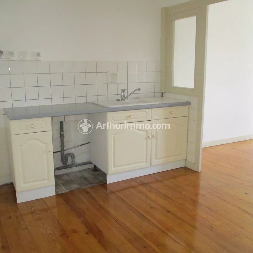 Location Appartement 3 pièces 78 m2 à Saint-Jean-d'Angély - Photo 1