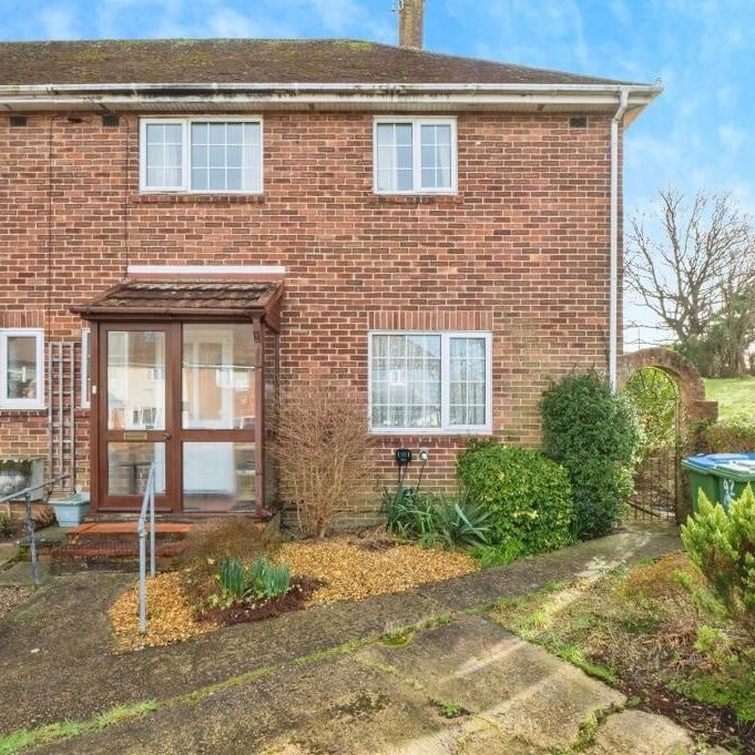 3 Bed End Terrace, Barry Road, SO19 - Photo 1