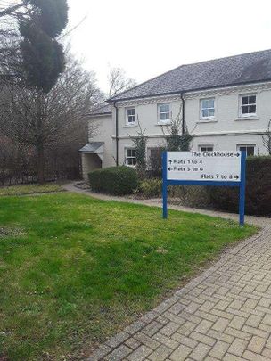 Tatchbury Mount, Calmore, SO40 - Photo 1