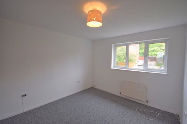 Newly refurbished Two bedroom mid terrace - Photo 1