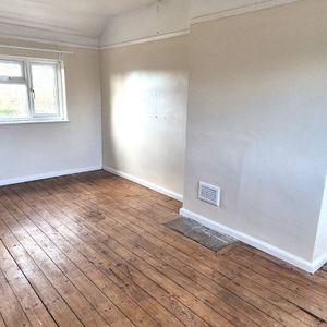 Sutton Crosses - Photo 2