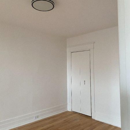 5 1/2 au dernier étage avec 2 balcons_Verdun_Dispo maintenant! - Photo 3