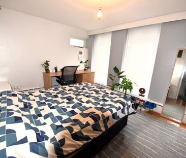 6 bedroom House in Moor Park Drive, Leeds - Photo 6