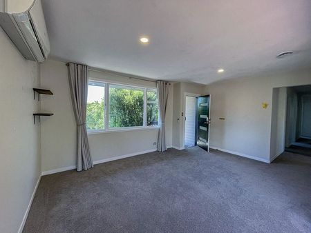 Cozy Home in Beach Haven - Photo 4