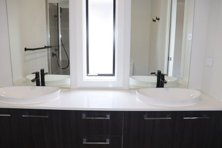 12 Apiary Street, Austral NSW 2179 - House For Rent | Domain - Photo 3