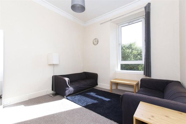 4 bedroom flat to rent - Photo 1