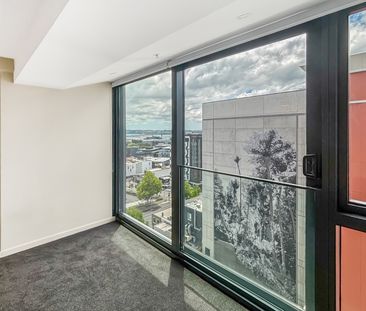 CITY CENTRE, 1 Bed + 1 Car park - Photo 6