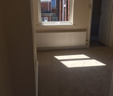 2 Bed Terraced House, Bath Street, SO14 - Photo 3