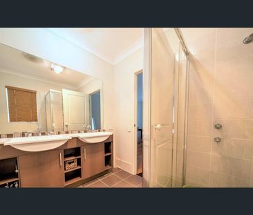 39 Finsbury Circuit, Ropes Crossing, NSW 2760 - Photo 3