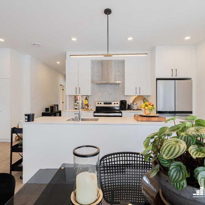 LUXUEUX condo 4 1/2 **Tout inclus** - Photo 1