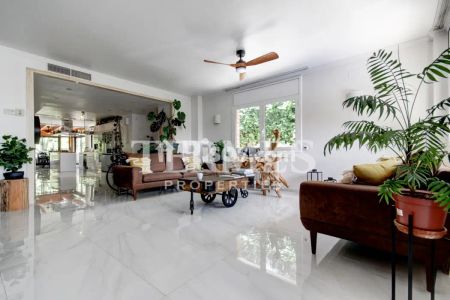 Casa en alquiler en Carrer del Castanyer - Photo 4