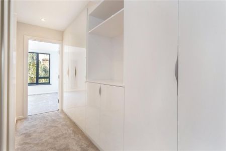 4 bedroom semi-detached house to rent - Photo 3