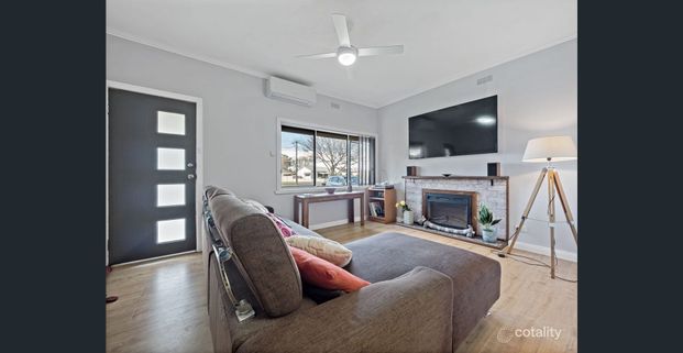 Neat & Stylish! - Photo 1