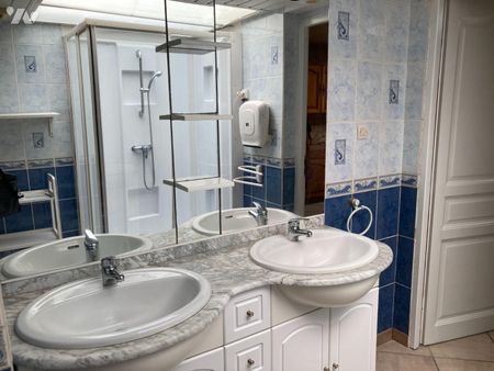 QUAI COURBET - Une maison de ville à louer à Merville (59660)- une maison comprenant un salon/... - Photo 5