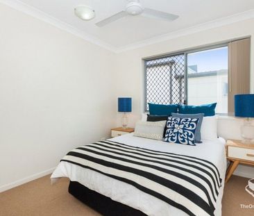 MODERN TOWNHOUSE HALPINE LAKE MANGO HILL - Photo 1