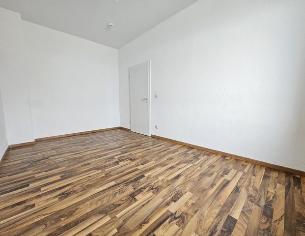 Centrally located apartment with pantry kitchen - Photo 1