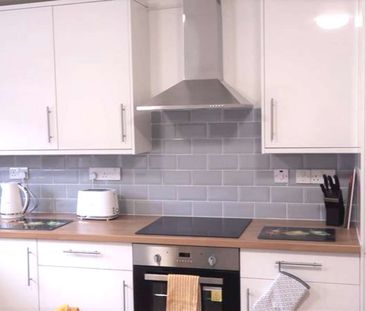 Malthouse Road Room 2 - Top Floor Back - Photo 4