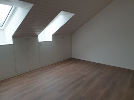 Superbe appartement de 4,5 pièces en duplex au 1er étage avec grand balcon situé au centre du village dans un quartier calme - Photo 5