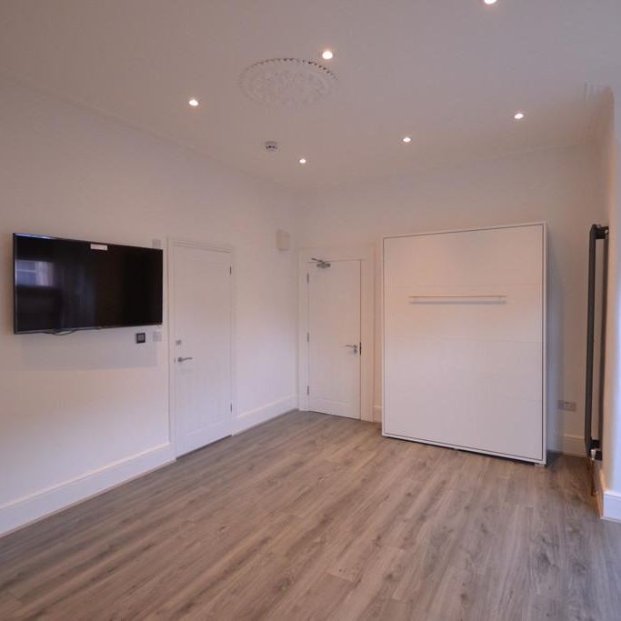Studio to rent - Photo 1