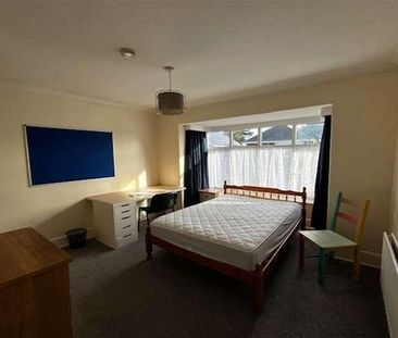 Bedroom Detached House In Bournemouth, BH9 - Photo 5