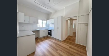 Stylishly Renovated 4-Bed Queenslander, Ideally Positioned in the Inner City, with Private Courtyard - Photo 5