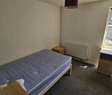 4 bedroom terraced house to rent - Photo 4