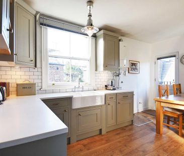 3 bedroom apartment to rent - Photo 4