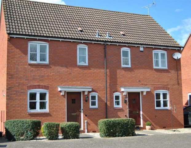3 bedroom semi-detached house to rent - Photo 1