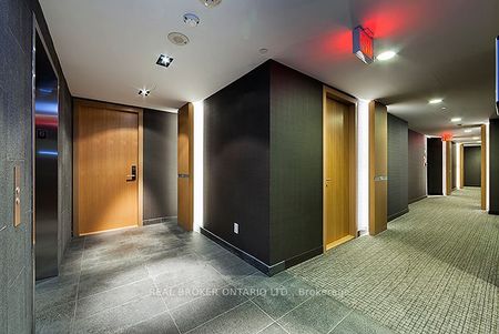 Thompson Residence Lofts 38 , #601 - Photo 5