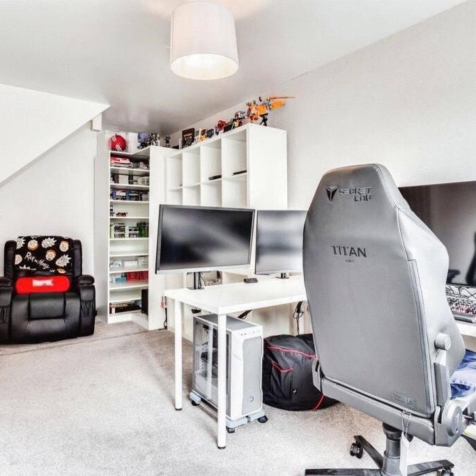 4 bedroom semi-detached house to rent - Photo 1