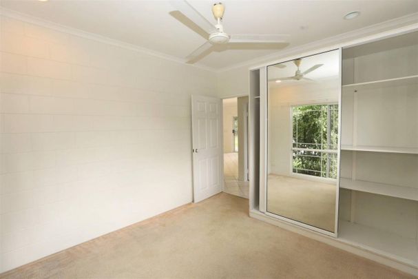 Location Location - Airconditioned - Extra Hobby Room - Fully Fenced - Photo 1